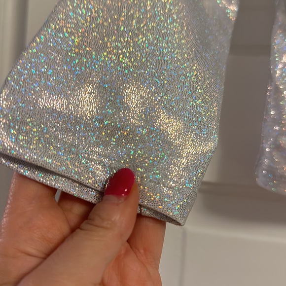 Silver disco top! 🪩🪩🪩💃🏻🕺🏼 - Picture 5 of 11